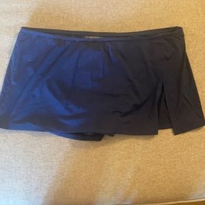 Rod Beattie swim skirt w/pantyliner. Size 12.